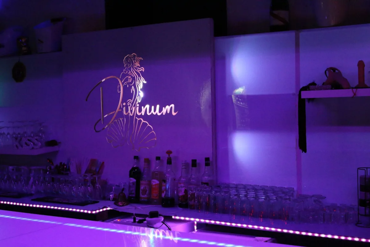 Club libertin le divinum à Civens